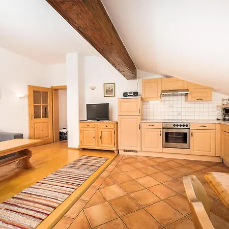 Mit Bergpanorama * Salvenberg