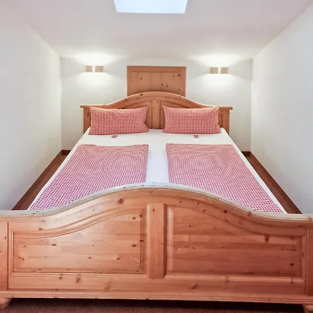 Mit Bergpanorama * Salvenberg