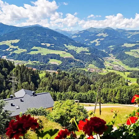 Mit Bergpanorama * Salvenberg