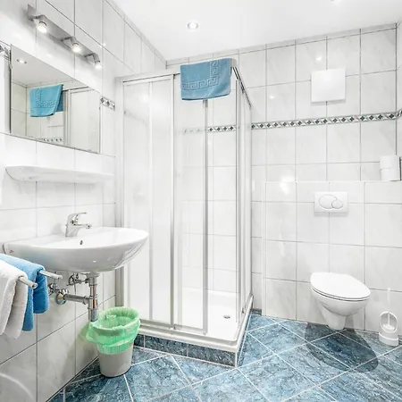 Mit Bergpanorama Salvenberg